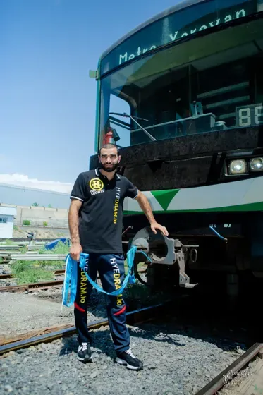 Yuri Sakunts — Railway strength portrait